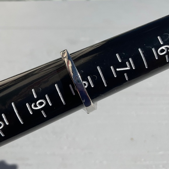 Fashion ring multicolored crystal stones silvertone setting size 8 - Picture 2 of 8